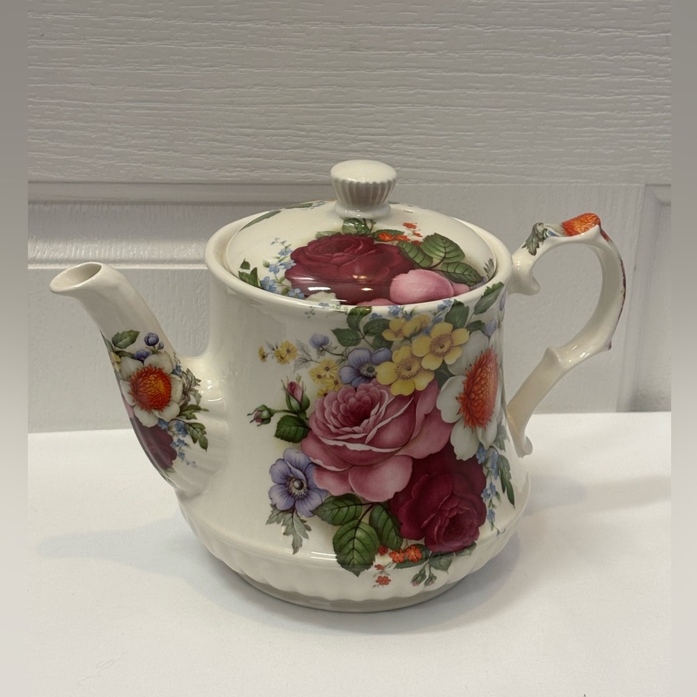 Windsor Porcelain Floral design Tea Pot Made in England